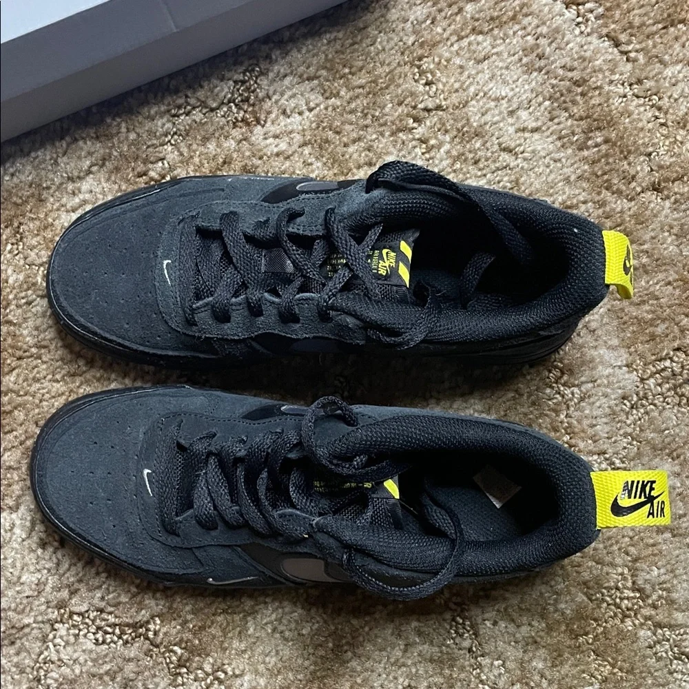 Nike Air Force 1 GS Low Top Black/ Metallic‎ Gray Sneakers with Box